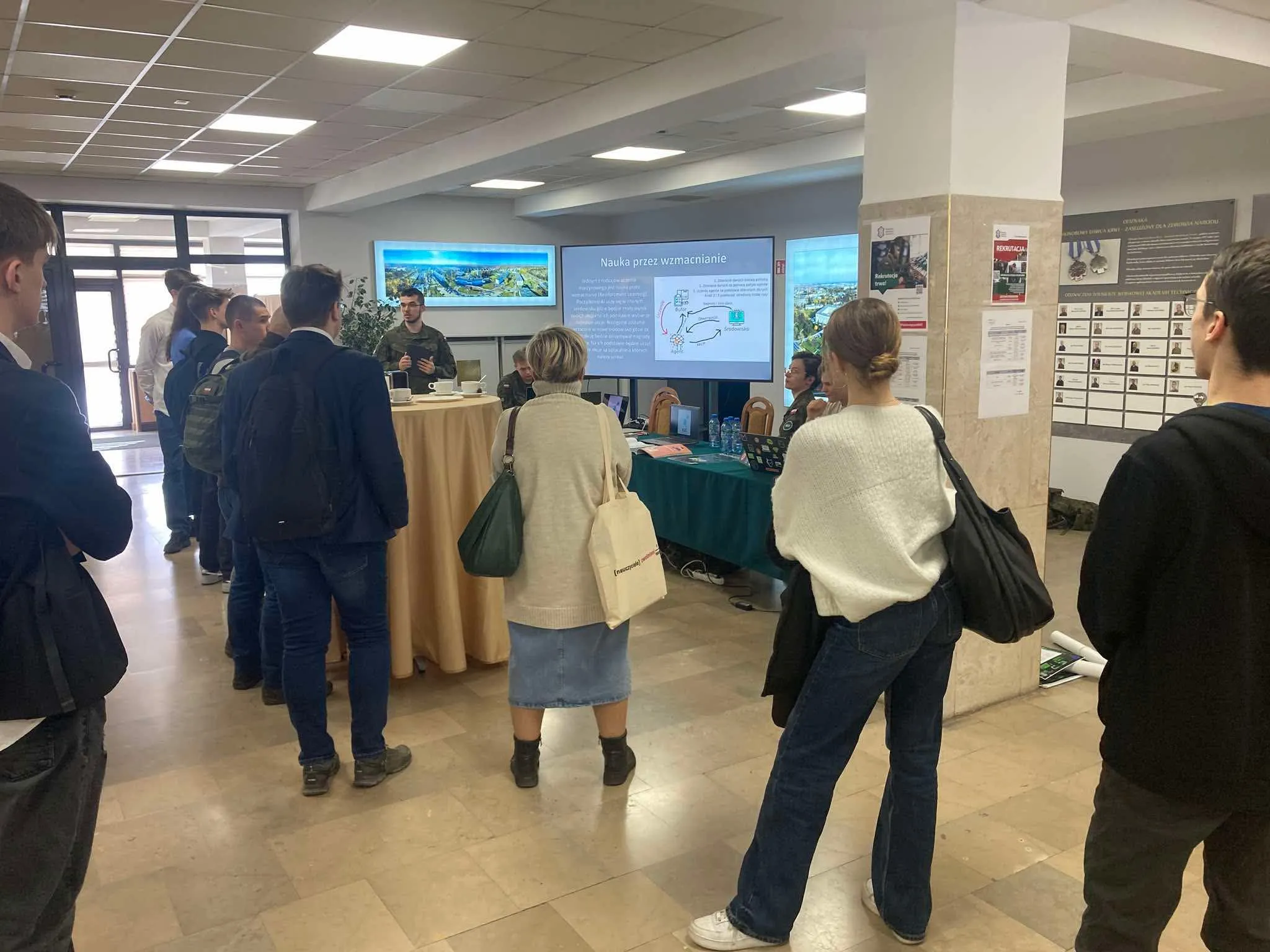 Koło CyberSecurity na konkursie matematycznym WAT dla licealistów - obrazek